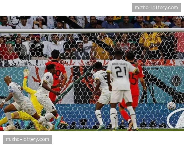 加纳青春风暴战术解析，库杜斯前插与帕尔特伊扫荡的协同