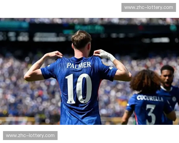 切尔西边路攻防成焦点，古斯托库库雷利亚限制维拉速度